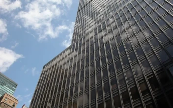 Stock Video Clouds Reflecting On Windows For PC