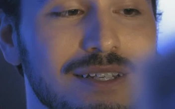 Stock Video Face Of A Vlogger Speaking To The Camera For PC