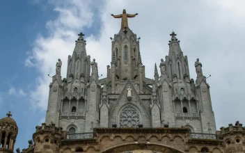 Stock Video Facade Of The Expiatory Temple Of Sagrat Cor In Barcelona For PC