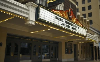 Stock Video Facade Of A Paramount Theater In The City For PC
