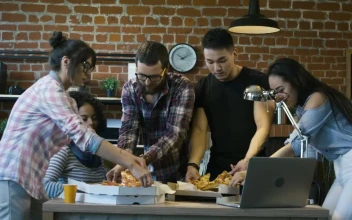 Stock Video Eating Pizza At The Office For PC