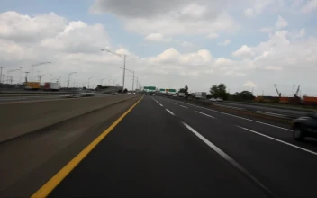 Stock Video Driving Down A Highway In The Usa For PC