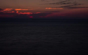 Stock Video Dramatic Sunrise Over The Ocean For PC