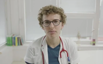 Stock Video Doctor Preparing Their Protection For PC
