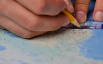 Stock Video Dividing Usa With A Dotted Line On A Map For PC