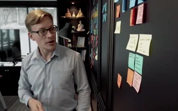 Stock Video Discussing Ideas In A Group Meeting For PC