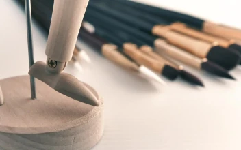Stock Video Details Of A Mannequin For Drawing For PC