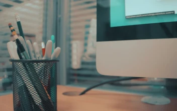 Stock Video Desk In An Office For PC