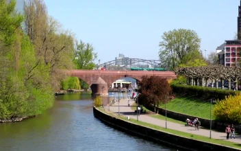 Stock Video Frankfurt City River For PC