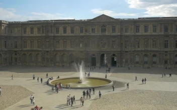 Stock Video Fountain By The Louvre For PC