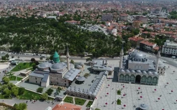 Stock Video Flying Upwards Above A Mosque For PC
