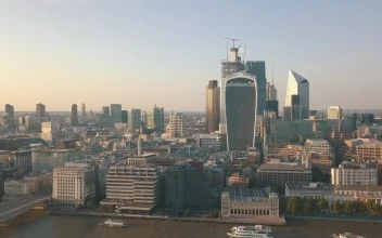 Stock Video Flying Over London Buildings For PC