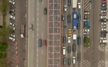 Stock Video Fluent And Heavy Traffic On Bridge In New York For PC