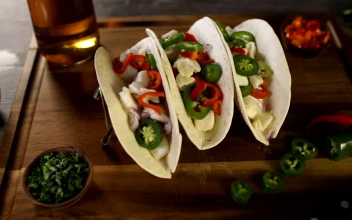 Stock Video Fish Tacos With Beer For PC