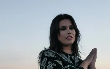 Stock Video Female Model Posing In A Photo Shoot In The Desert For PC