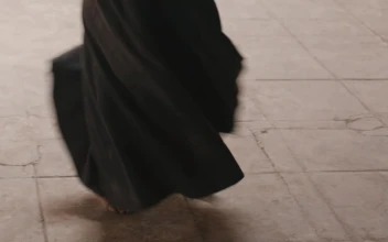 Stock Video Feet Of A Contemporary Dancer For PC