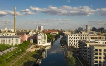 Stock Video Fast Flight Over A Canal Through Berlin For PC