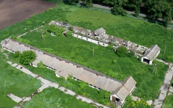 Stock Video Farm Buildings Abandoned For PC