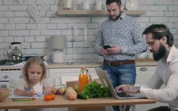 Stock Video Family In The Kitchen Using Gadgets For PC