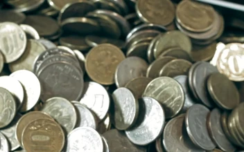 Stock Video Hands Full Of Coins For PC