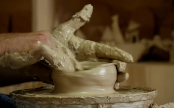 Stock Video Hands Full Of Ceramic Clay For PC