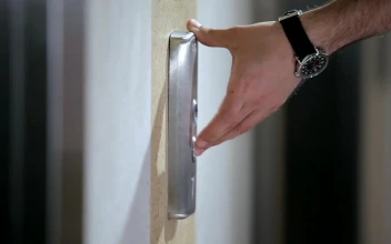 Stock Video Hand Presses Elevator Button For PC