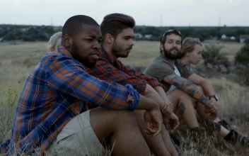Stock Video Group Of Friends Sitting On The Countryside For PC