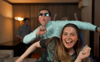Stock Video Group Of Friends Partying Happily For PC