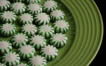 Stock Video Greens Spermints On A Green Plate Rotating For PC