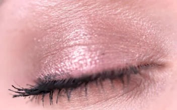 Stock Video Green Eye Of A Woman In A Very Close Shot For PC