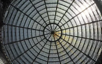 Stock Video Glass Dome Roof For PC