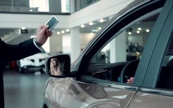 Stock Video Giving A Car Key To Client For PC