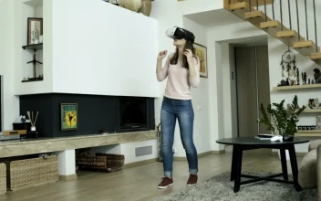 Stock Video Girl Frightened Of Virtual Reality For PC