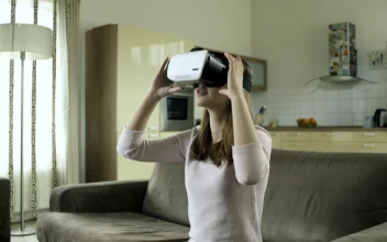 Stock Video Girl Exploring In Virtual Reality For PC