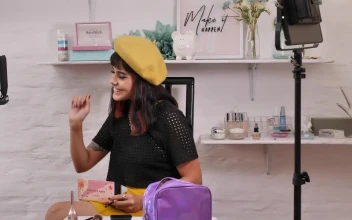 Stock Video Girl Doing A Makeup Tutorial In A Set For PC