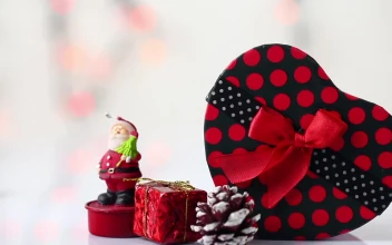 Stock Video Gifts And A Santa Figure For PC