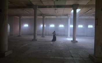Stock Video Full Shot Of A Contemporary Dancer For PC