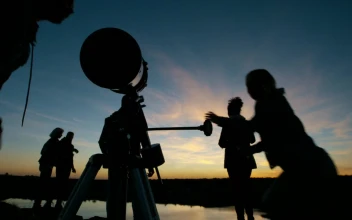 Stock Video Friends Stargazing Together At Night For PC