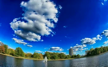 Stock Video Lake Fountain On A Hot Day Animated Wallpaper