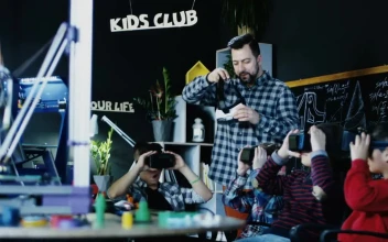 Stock Video Kids With Teacher Exploring Vr Technology Animated Wallpaper