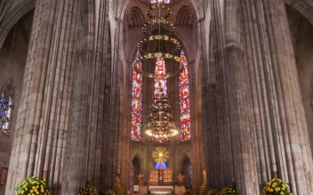 Stock Video Interior Of A Huge Gothic Church With Large Columns Animated Wallpaper