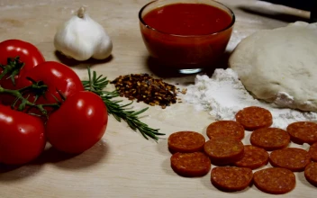 Stock Video Ingredients For Fresh Pizza Animated Wallpaper