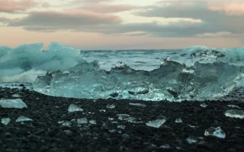 Stock Video Ice Chunks On The Coast Animated Wallpaper