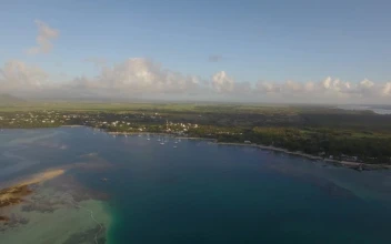 Stock Video Houses Along The Island Coast Animated Wallpaper