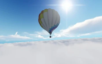 Stock Video Hot Air Balloon Over The Clouds Animated Wallpaper