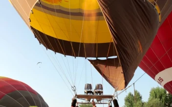Stock Video Hot Air Balloon And Fire Flames Animated Wallpaper