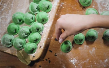 Stock Video Homemade Green Dumplings Animated Wallpaper