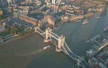 Stock Video High View Of Tower Bridge In London England Animated Wallpaper