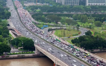 Stock Video Heavy Traffic On The Highway Animated Wallpaper
