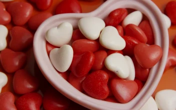 Stock Video Heart Shaped Candy In White And Red Color Animated Wallpaper
